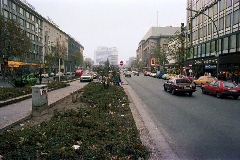 Tauentzienstraße. West-Berlin
