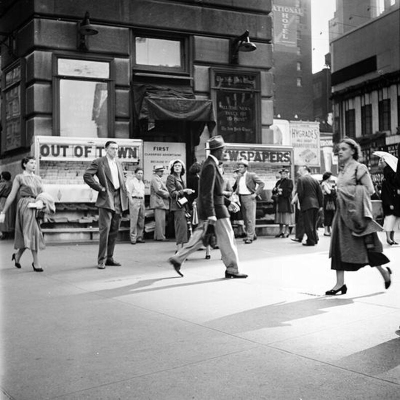 Miscellaneous New York City Scenes [42nd Street newspaper stands.]