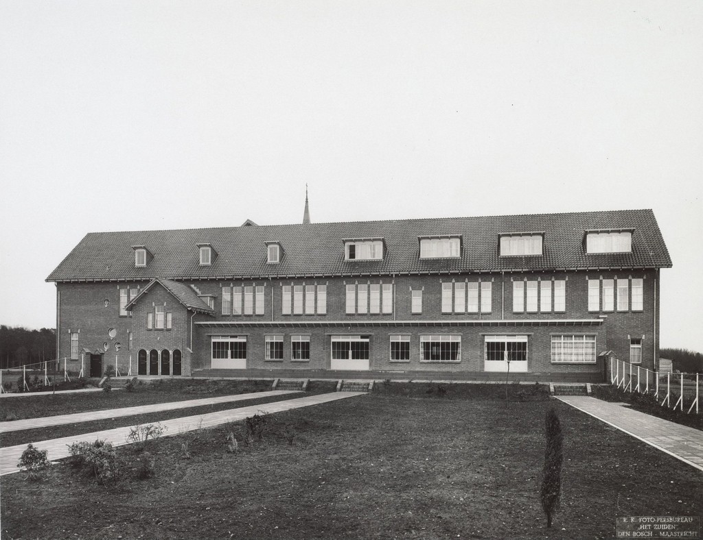 Klooster Mariahof van de Broeders Penitenten aan de Bredaseweg, in Tilburg