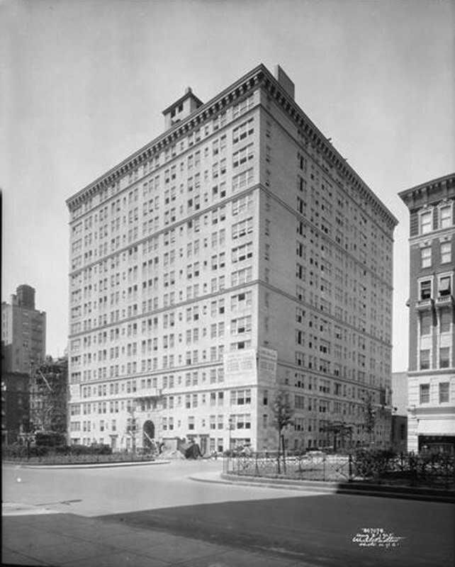 Park Avenue and 89th Street, S.W. corner. Apartment building, general exterior