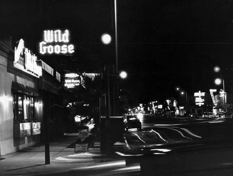 Ventura Boulevard in Sherman Oaks at night