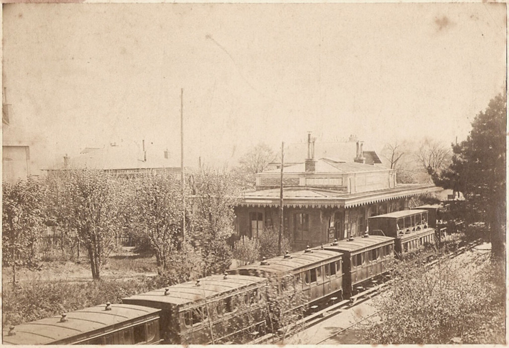 Gare de Meudon, wagons de la ligne de Montparnasse