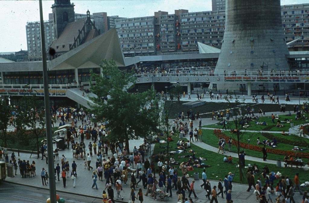 Ost Berlin. Rathausstraße, Weltfestspiele 1973