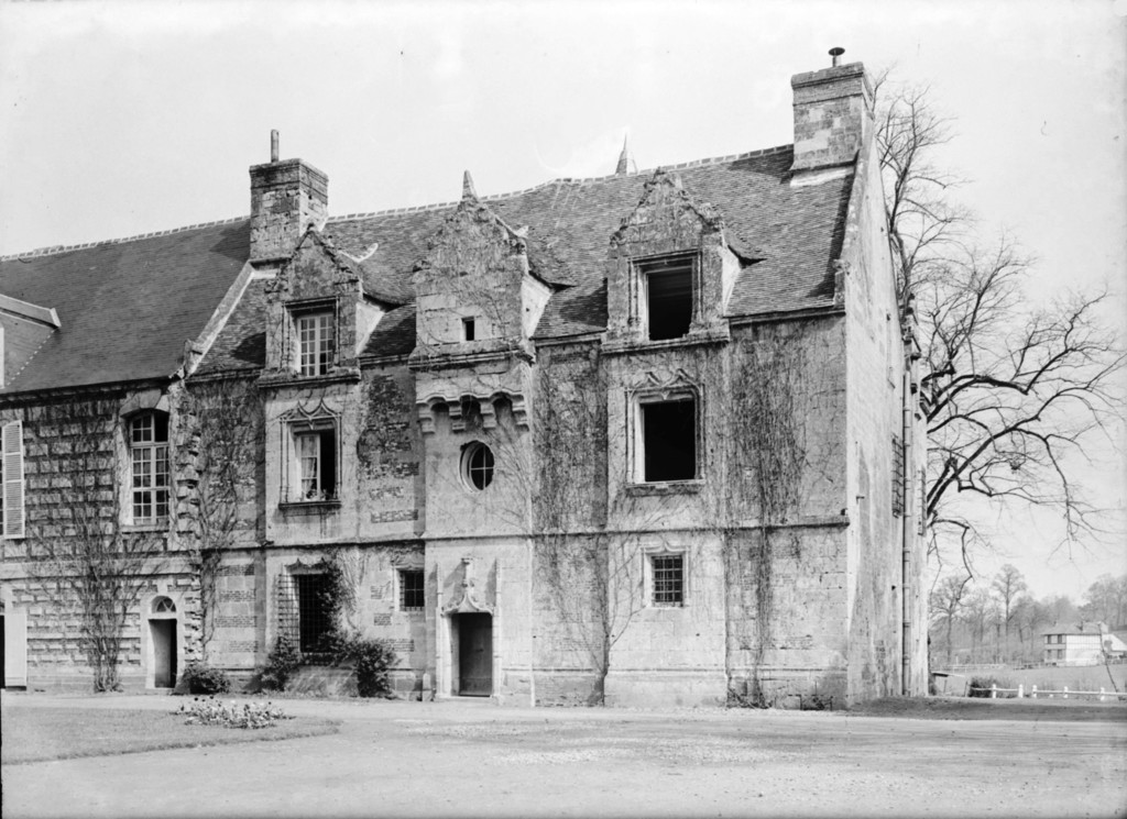 Château de Fervaques ou le Kinnor : logis