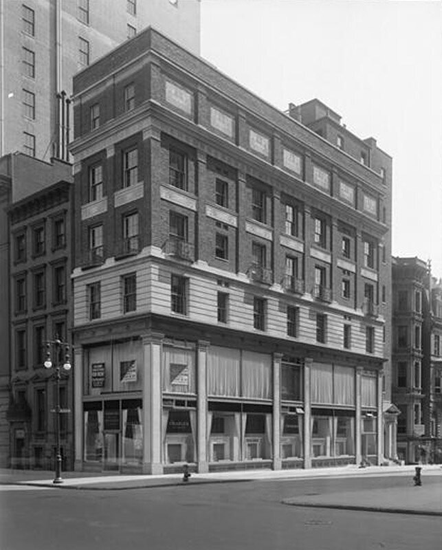 673 5th Avenue at the N.E. corner of 53rd Street. General exterior