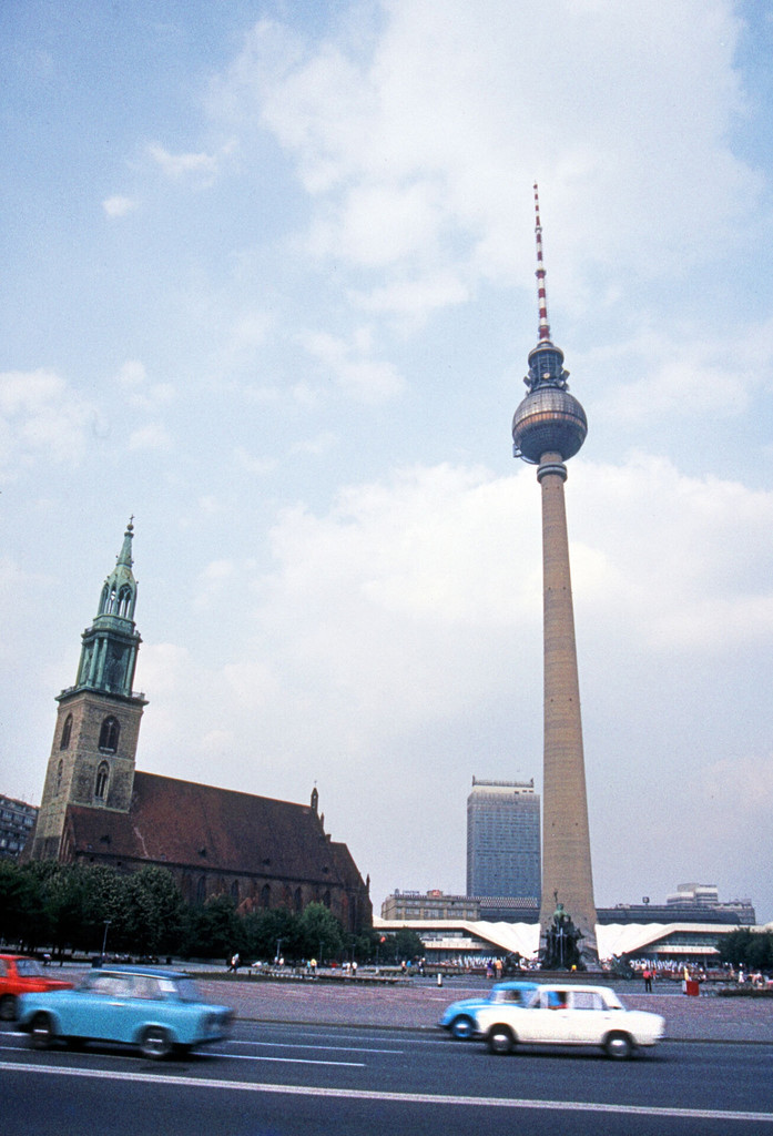 Stadtansicht, Alexanderplatz, Fernsehturm mit Marienkirche