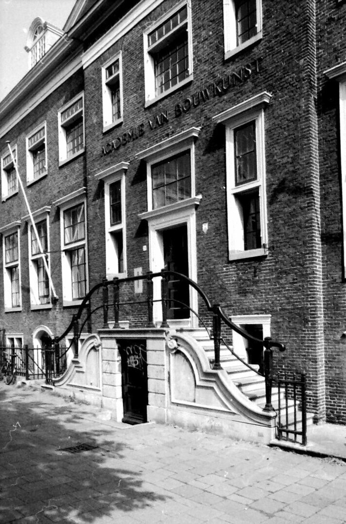 Waterlooplein 211, voormalig Oudezijds Huiszittenhuis, later Academie van Bouwkunst
