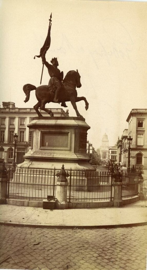 Statue de Godefroy de Bouillon sur la place Royale