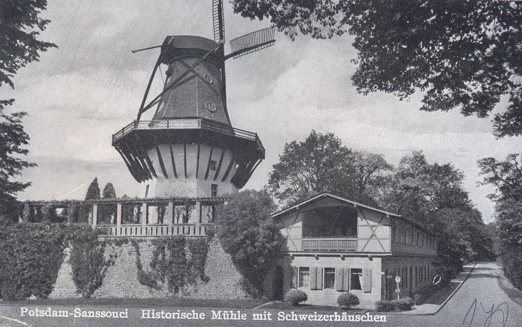 Historische Mühle mit Schweizerhäuschen