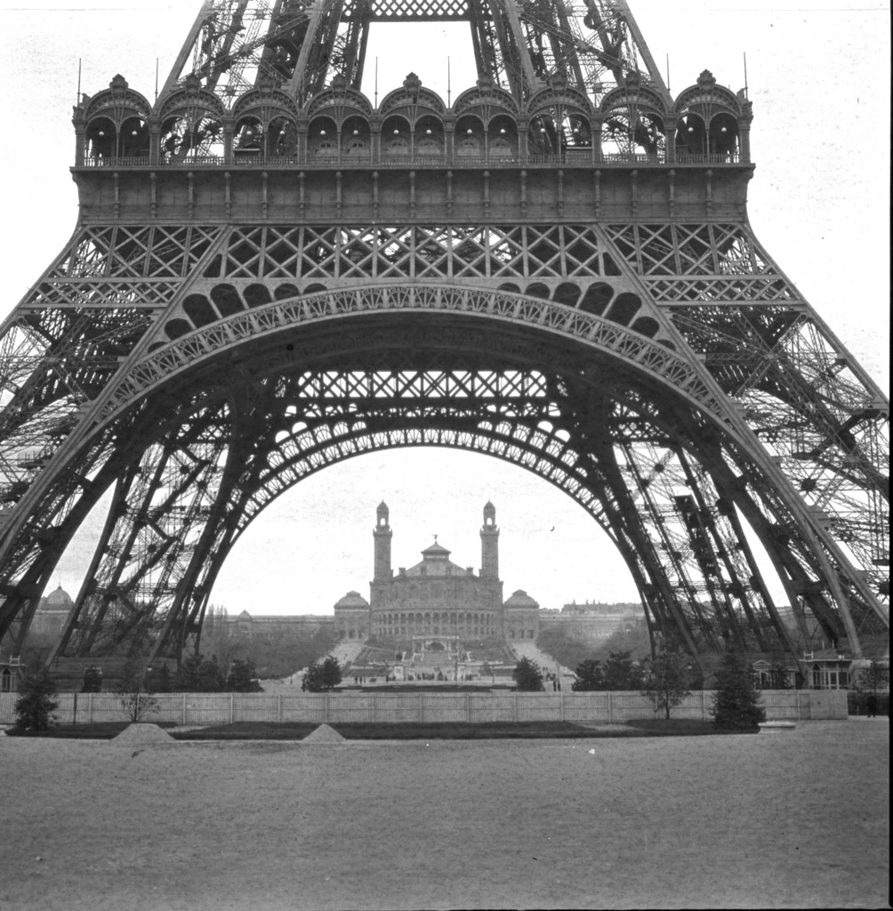 Jambes de la tour de l'ingénieur Gustav Eiffel