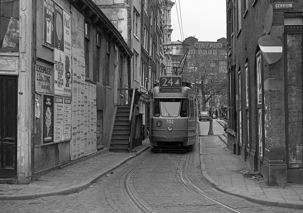 Amsterdam eens smalste trams alley, de Bakkersstraat