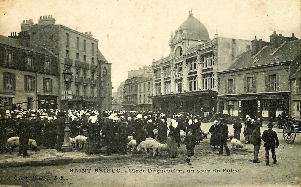 Saint-Brieuc - Place Duguesclin