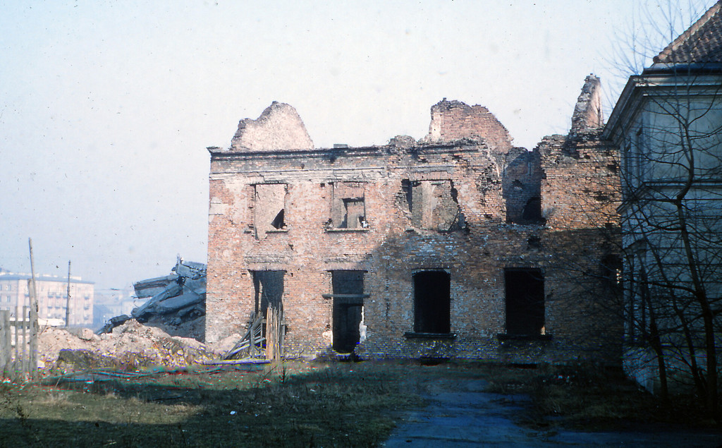 Ruiny pałacu Marii z Lubomirskich Radziwiłłowej