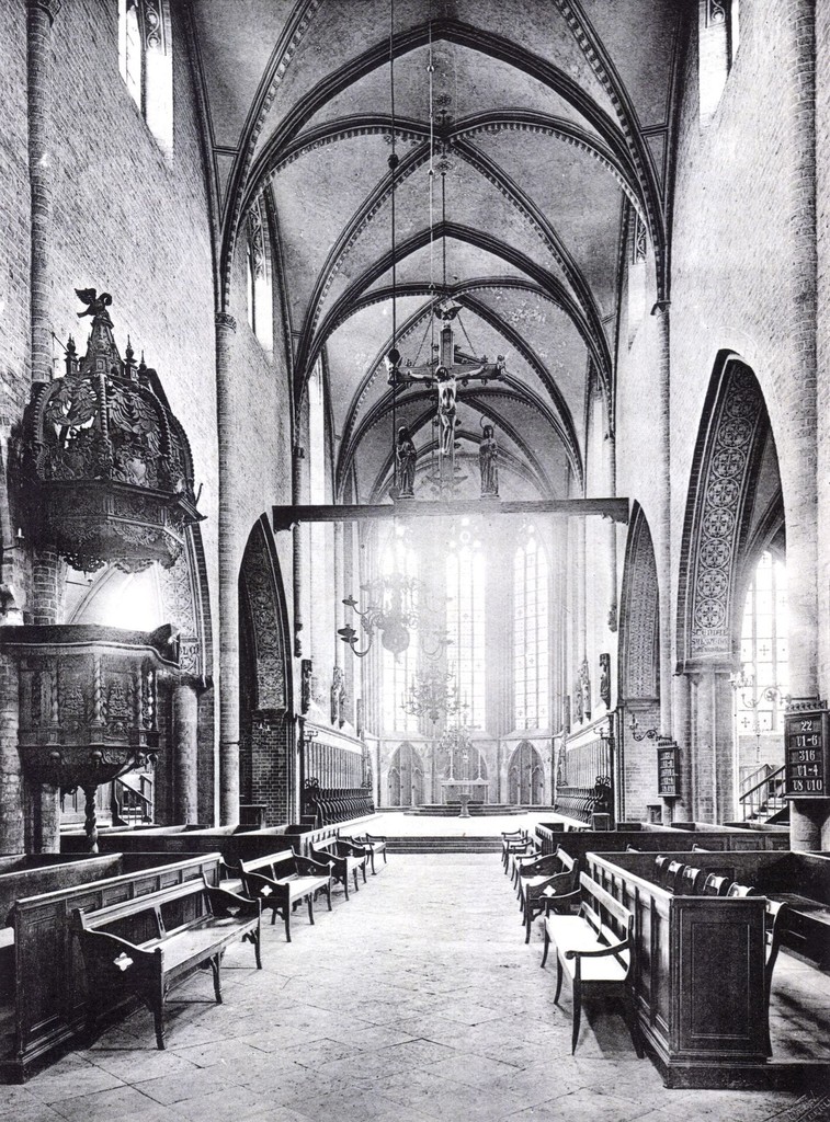 Franziskaner-Klosterkirche, Innenansicht