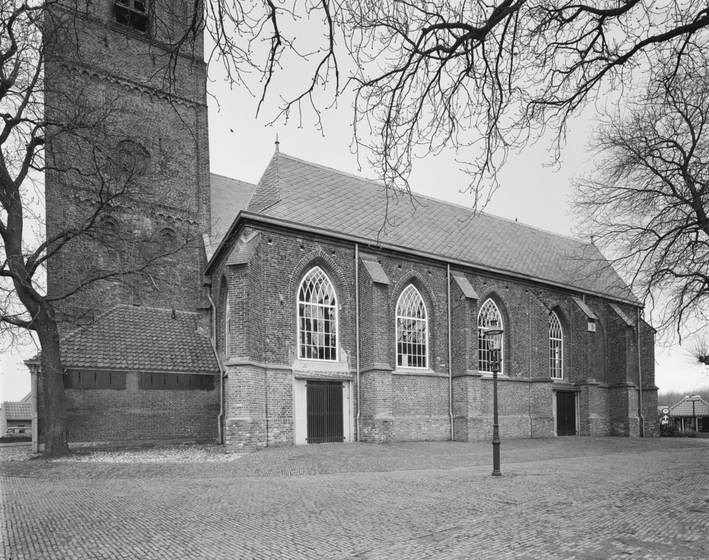 Nicolaaskerk in Wijhe. Zuidgevel