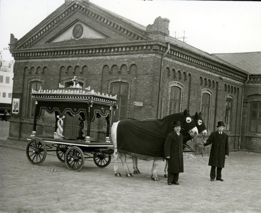 Heste ligvogn ved Børsbygningen på Åboulevarden