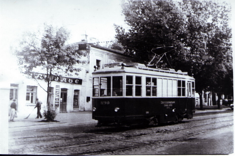 Трамвай на вулиці Комінтерну