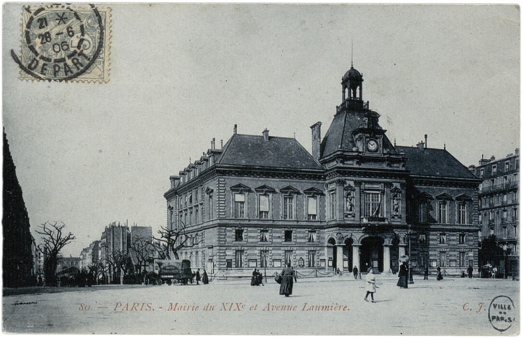 Mairie du XIX et Avenue Laumière
