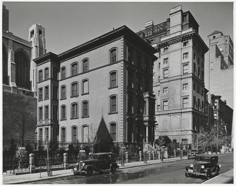 The home of the late John D. Rockefeller, No. 4 West 54th Street.