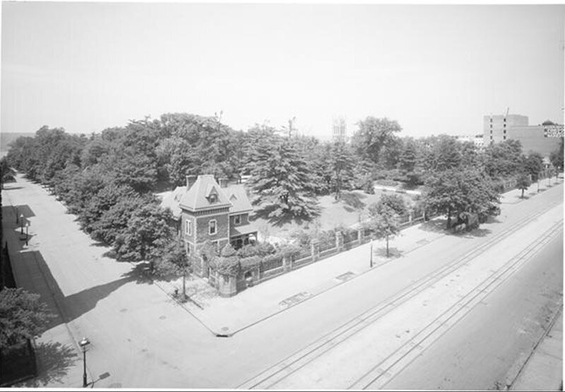 Amsterdam Avenue and West 153rd Street. Trinity Cemetery. 1910