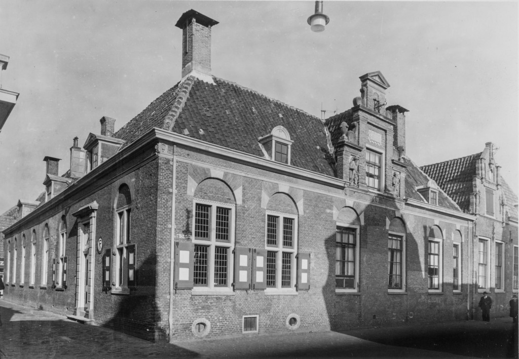 Alkmaar. Hof van Sonoy op de hoek Gedempte Nieuwesloot en Lombardsteeg