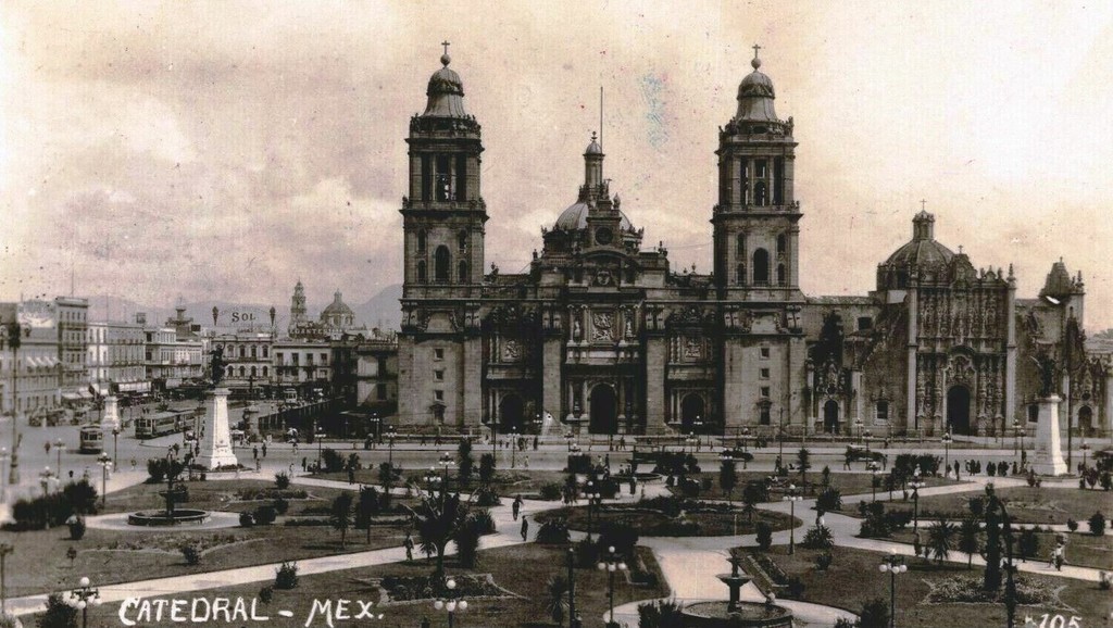 Catedral, Plaza Mayor del Zócalo