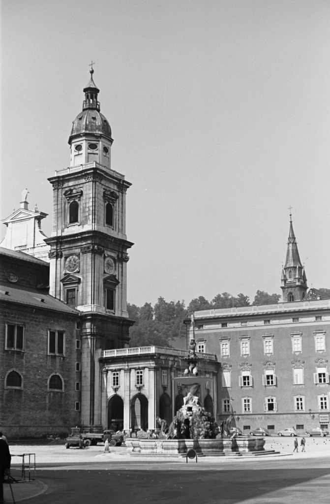 Residenzplatz mit Dom und Residenzbrunnen