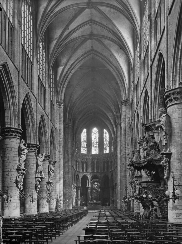 Interior of Cathédrale Saints-Michel-et-Gudule de Bruxelles