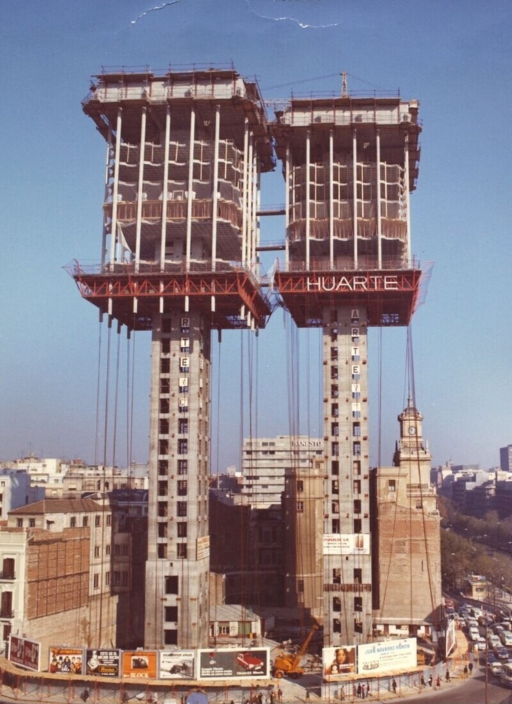 Las Torres de Jerez durante su construcción