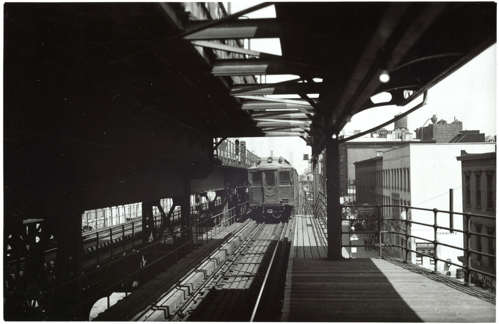 Third Avenue Elevated at East 9th Street Station