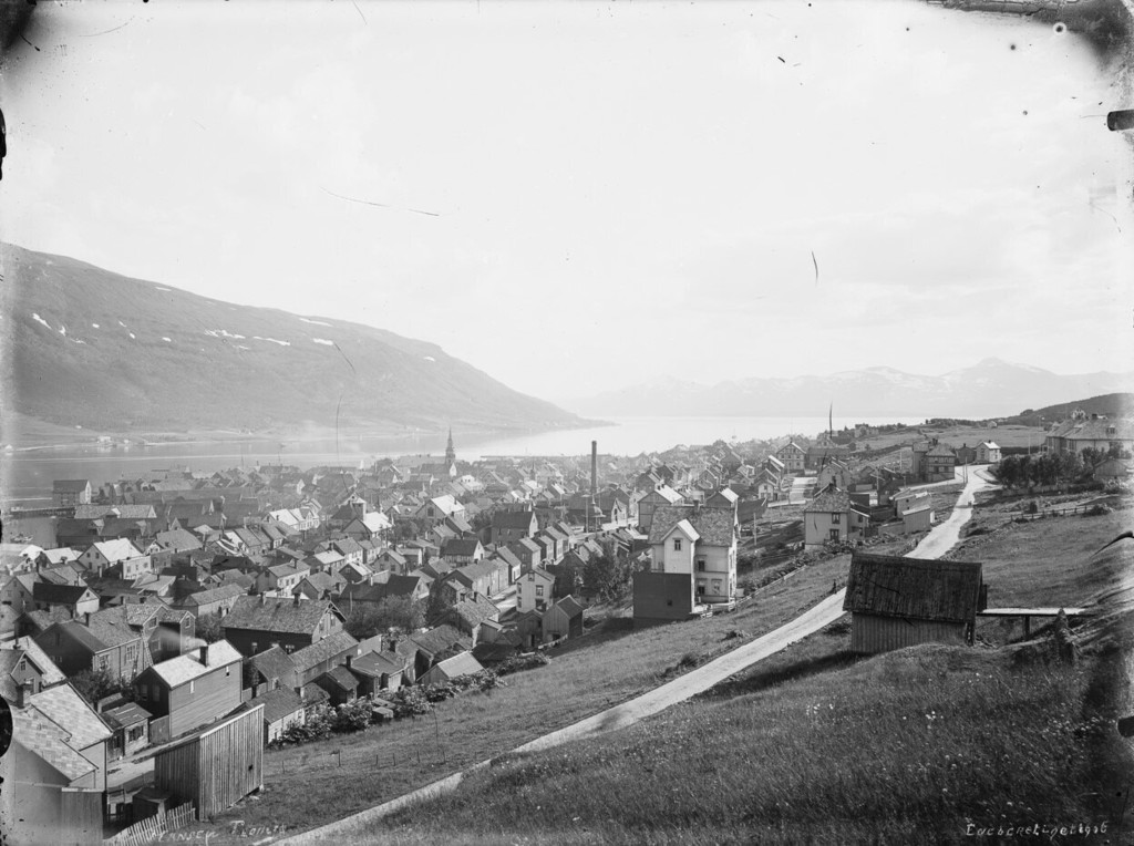 Tromsø sentrum sett fra Dramsvegen