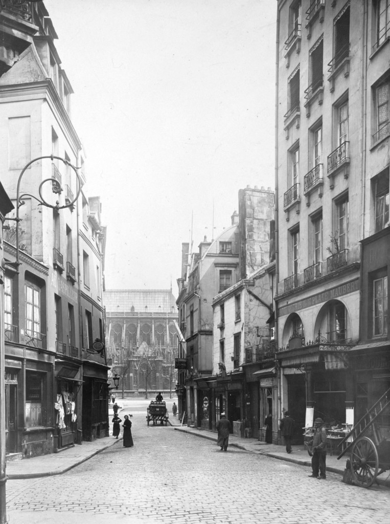 Rue Frédéric-Sauton, vue perspective vers Notre-Dame