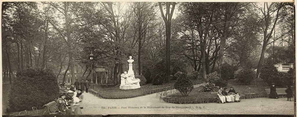 Parc Monceau et le Monument de Guy de Maupassant