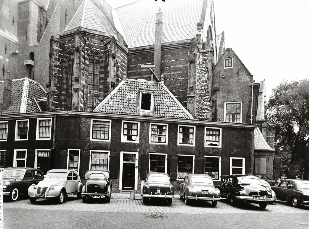 Oudekerk Square 19