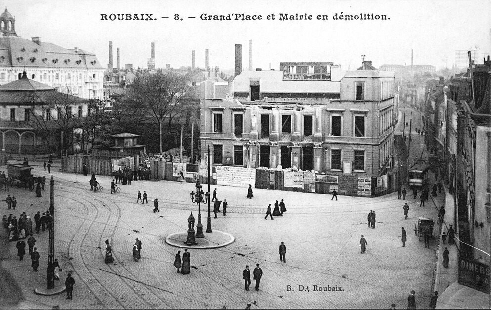 Grand-Place et mairie de 1840 en démolition