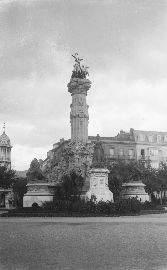 Monumento del Centenario en los jardines de Alderdi-Eder, San Sebastián