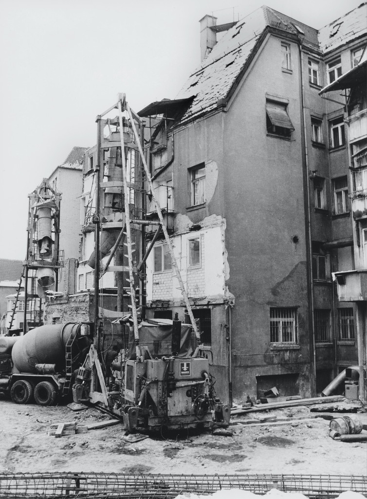 Abbrucharbeiten an Wohn- und Geschäftshaus Calwer Straße 62, Rückseite
