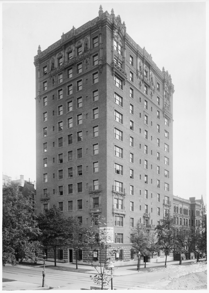 530 West End Avenue at the southeast corner of West 86th Street. Apartment house