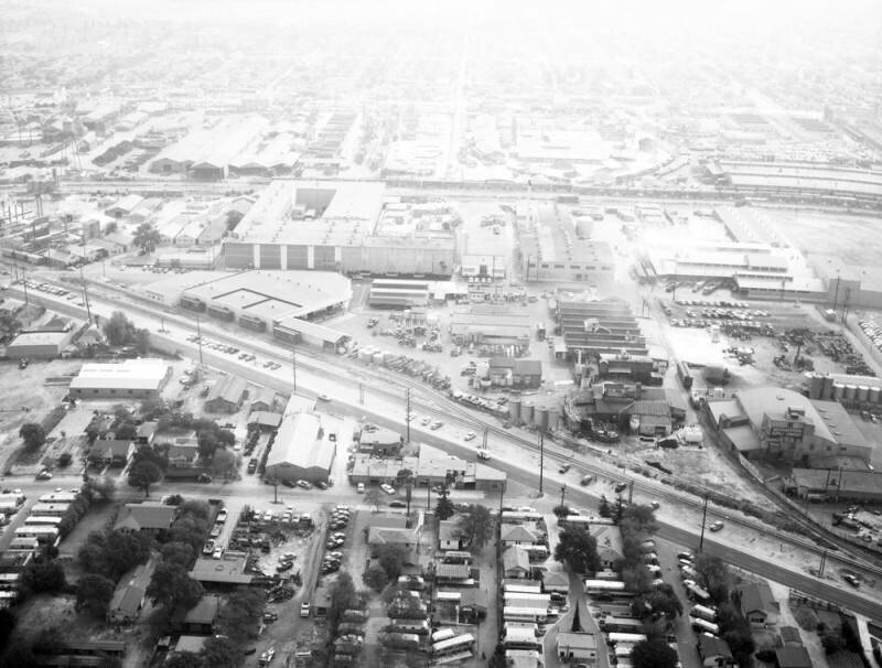 Los Angeles Chemical Co., looking south