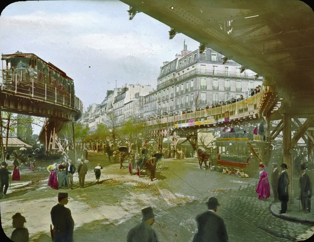 Paris Exposition: rolling platform