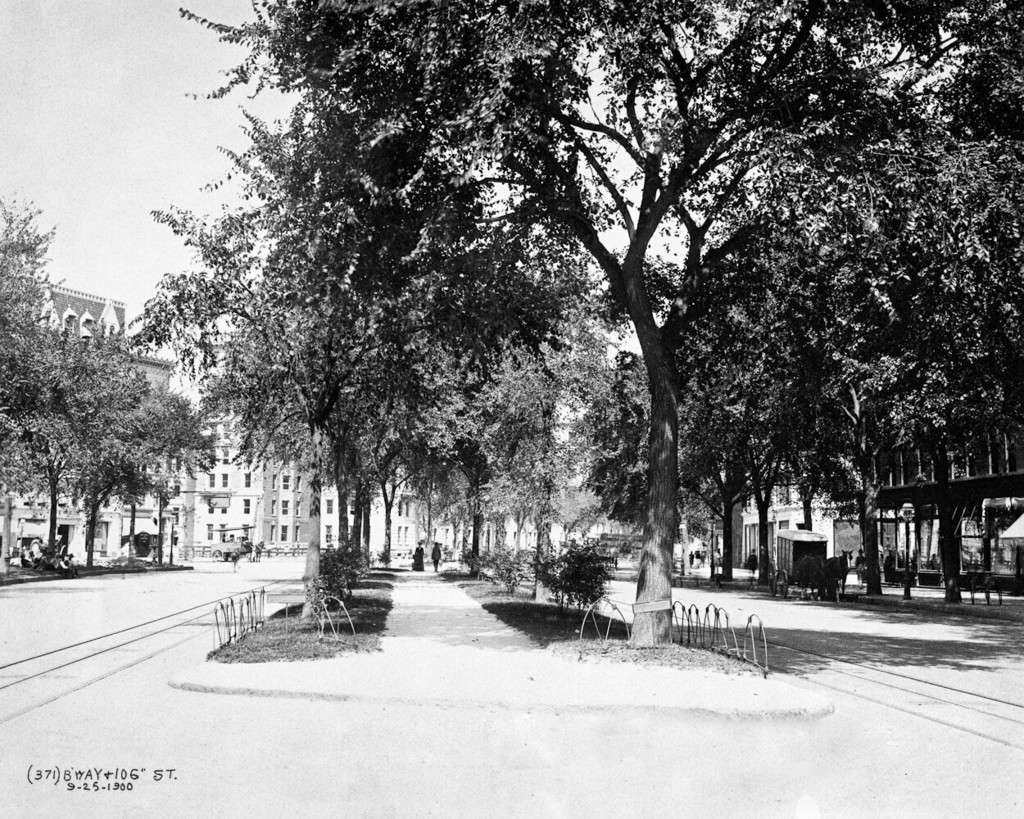 Broadway and West 106th Street, 1900