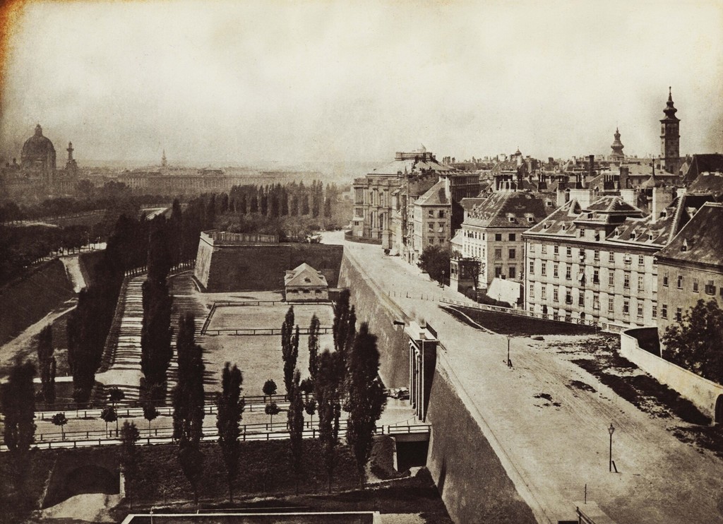 Blick von der Franz-Josefs-Kaserne auf die Dominikanerbastei, Stubentor und Braunbastei
