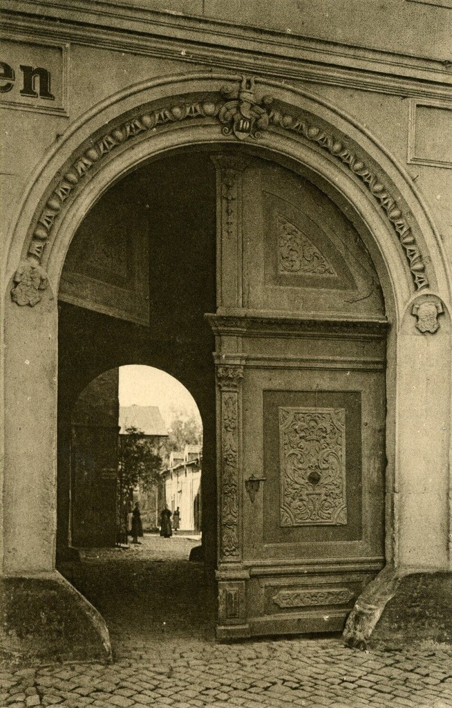 Wittenberg. Altes Portal in der Schloßstraße 10