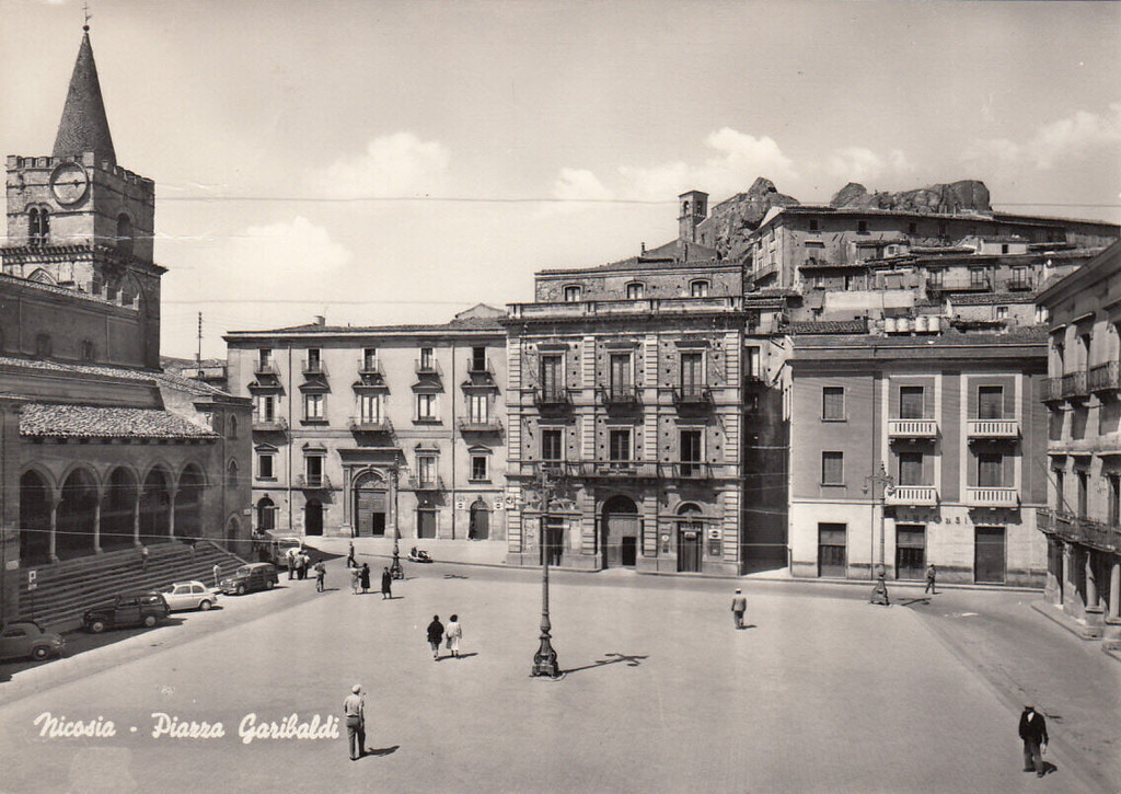 Nicosia, Piazza Garibaldi