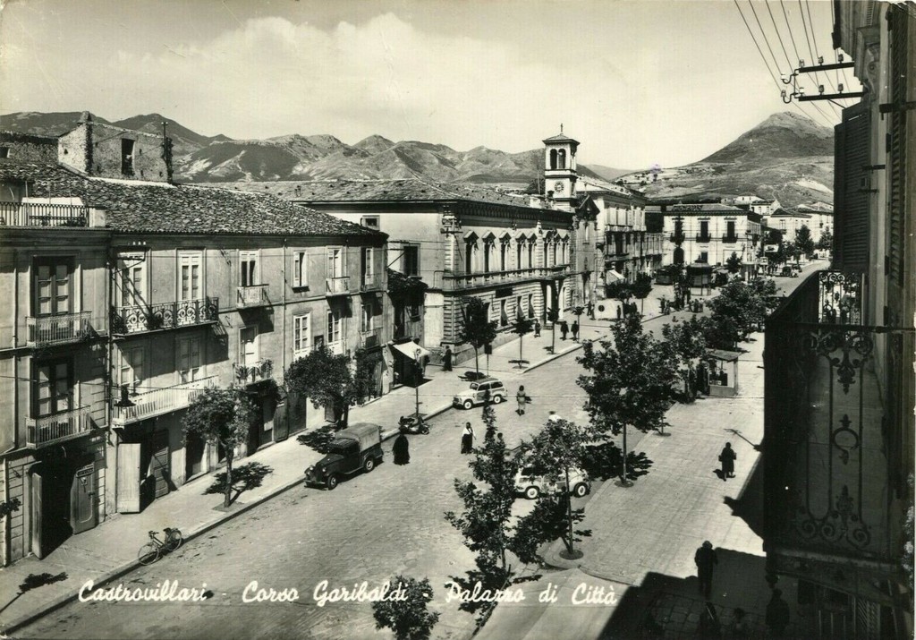 Castrovillari, Corso Garibaldi e Palazzo di Citta