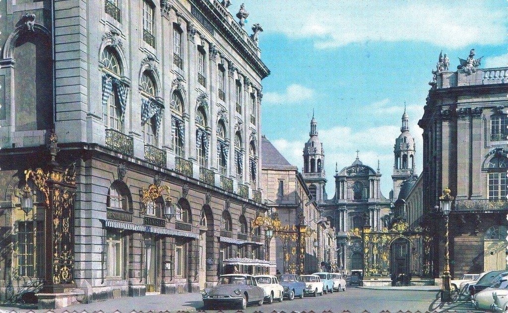 Nancy. Cathédrale vue depuis la Place Stanislas
