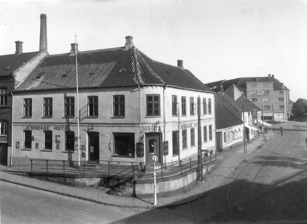 Hjørnet of Nørrebro and Kræmmergyden. Jernbane Hotel