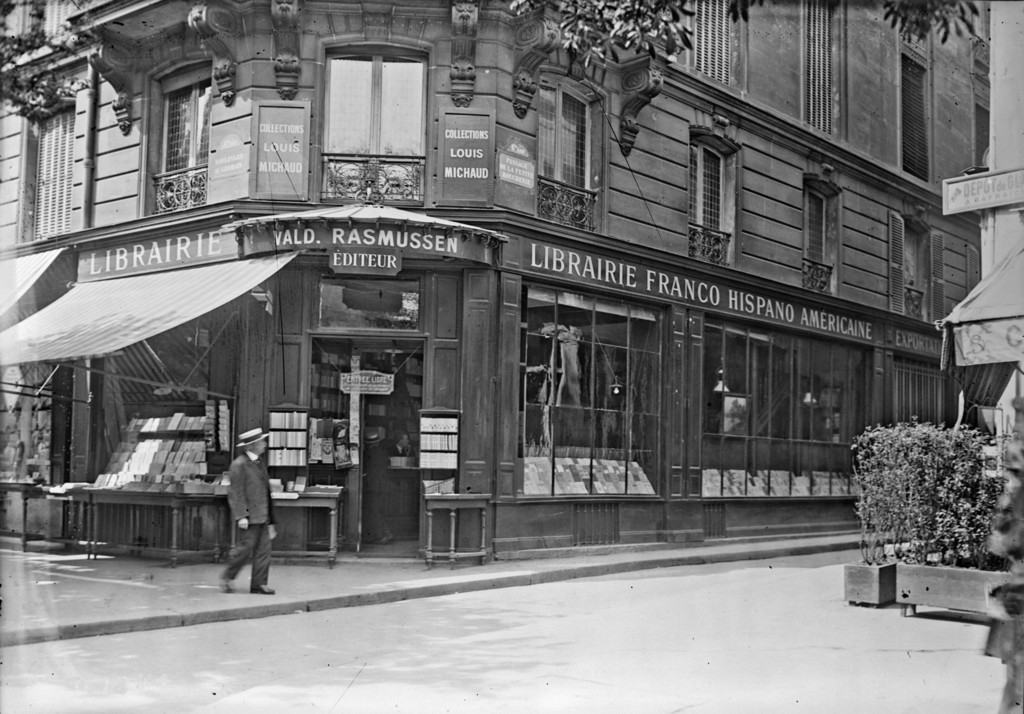 Librairie franco-hispano-américaine, angle du boulevard St Germain et du passage de la Petite-Boucherie