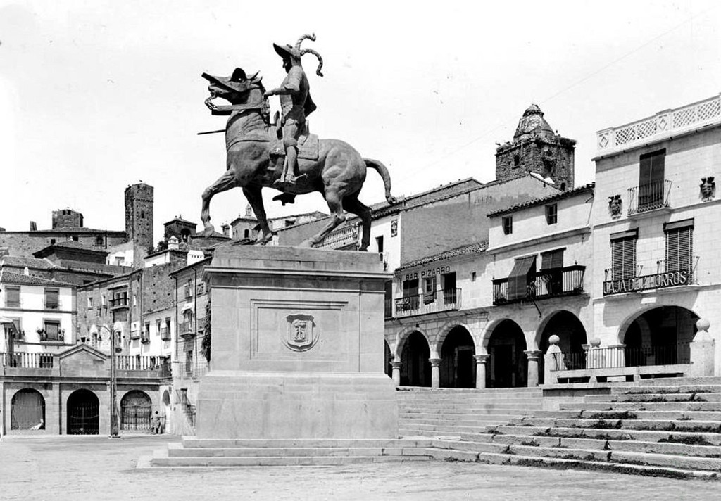 Trujillo, Estatua de Pizarro