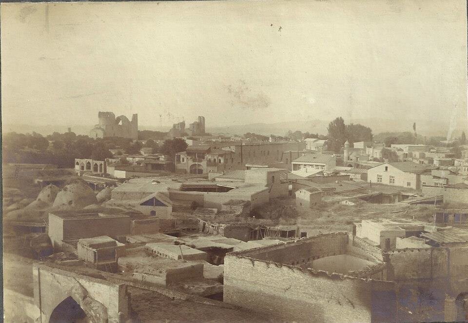 Панорама старого города с пештака медресе Тилля-Кари
